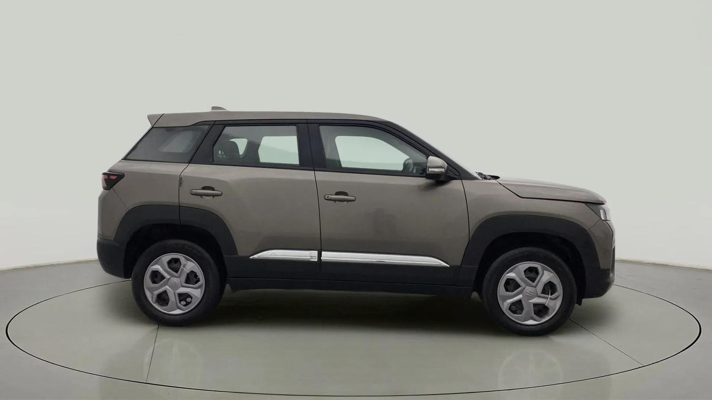 2023 Maruti BREZZA VXI SMART HYBRID, Petrol, Manual, 11,465 km, Right Side View