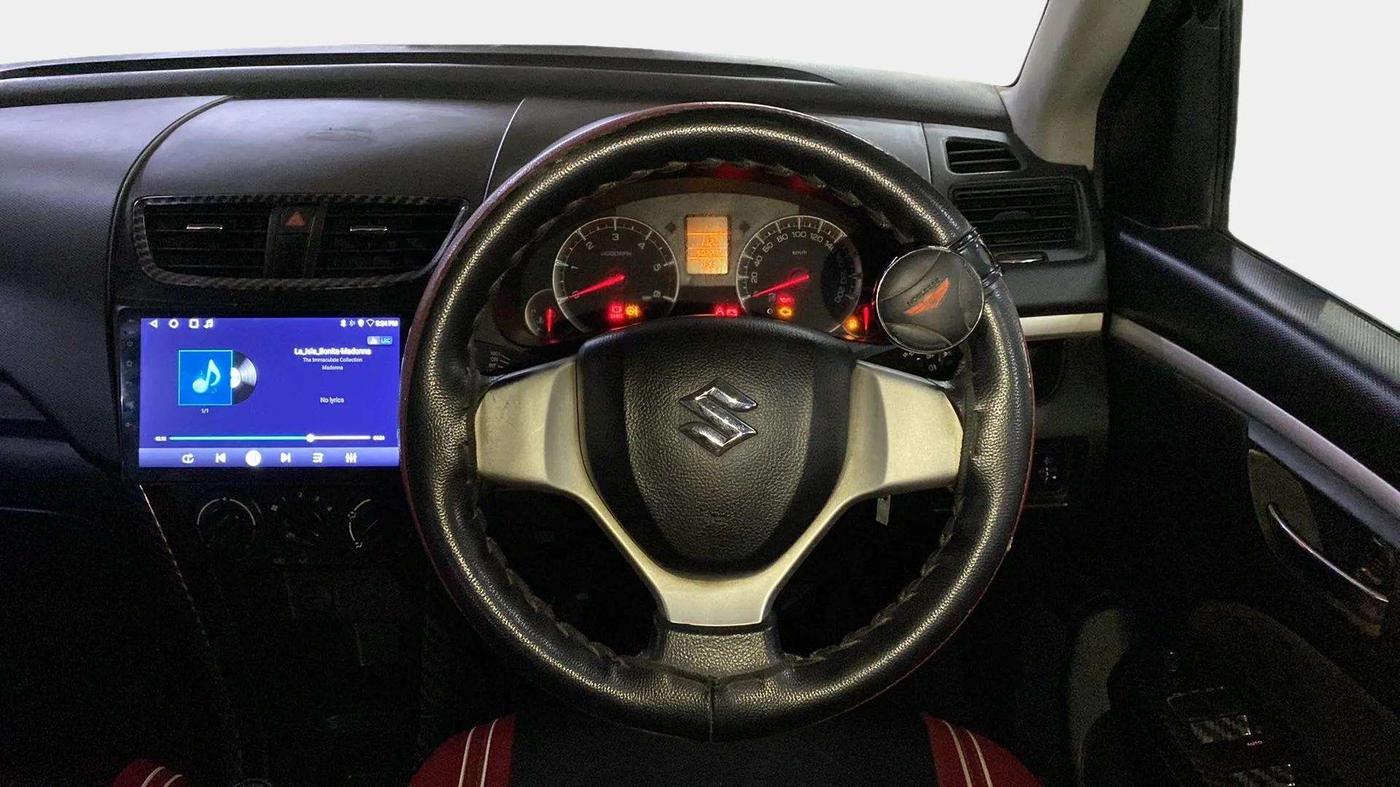 2016 Maruti Swift VDI ABS, Diesel, Manual, 90,243 km, Steering Wheel Close Up