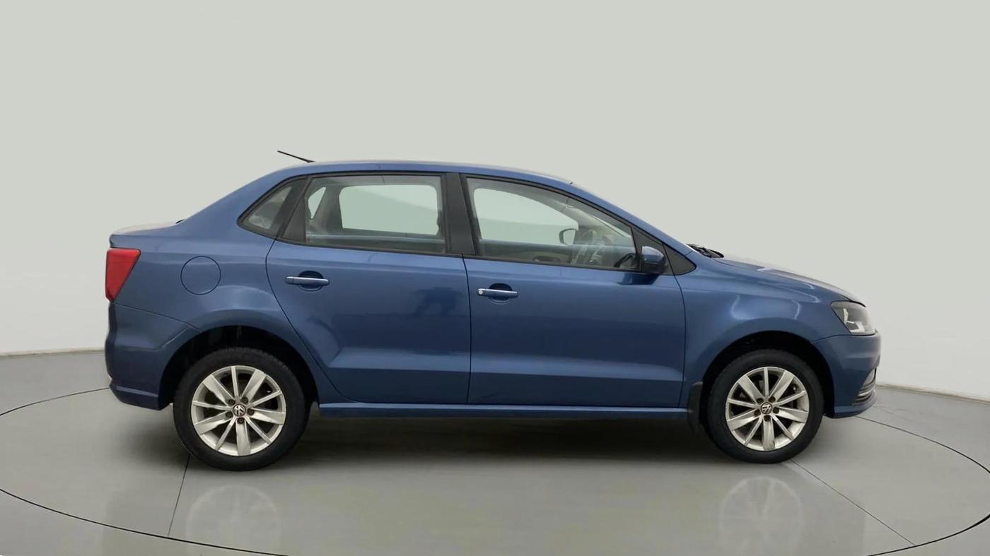2016 Volkswagen Ameo HIGHLINE1.2L, Petrol, Manual, 51,309 km, Right Side View