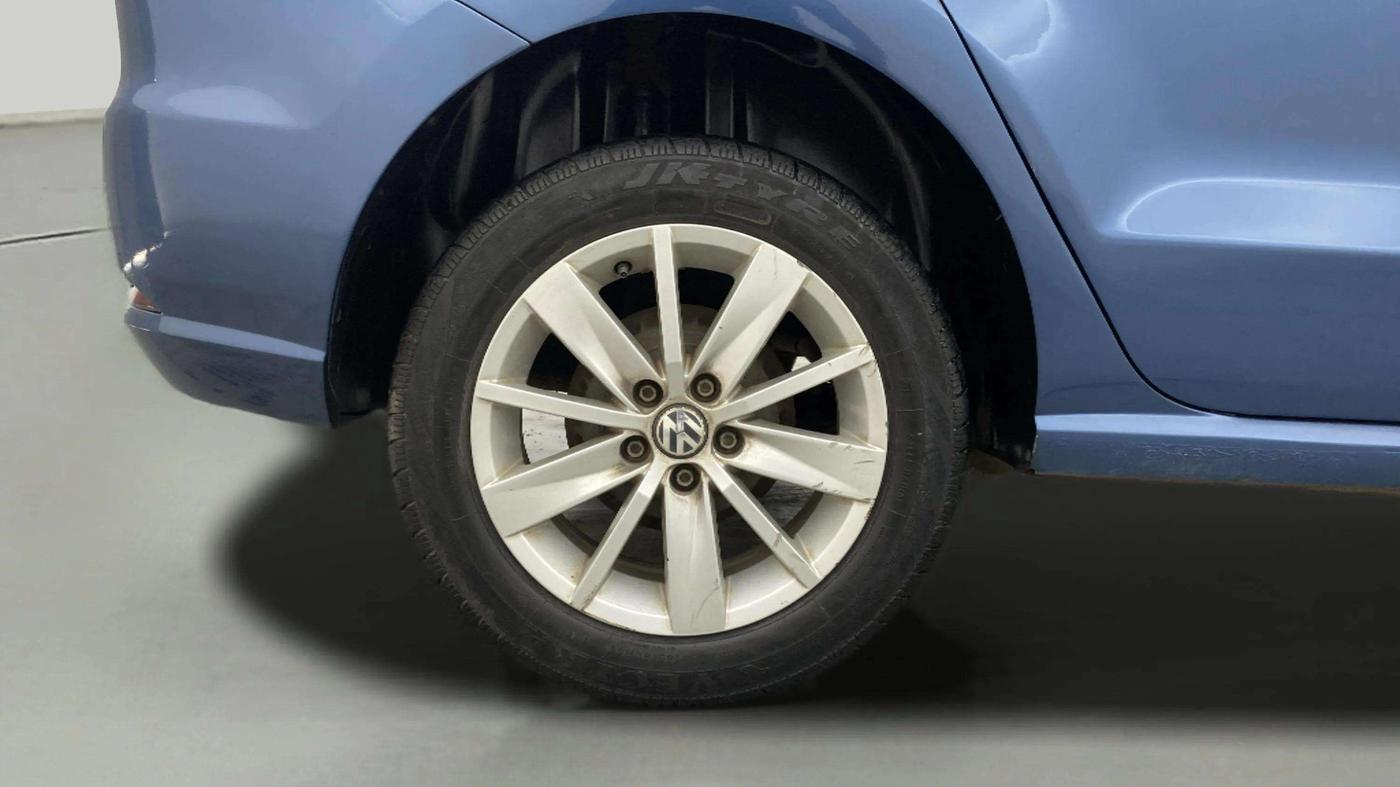 2016 Volkswagen Ameo HIGHLINE1.2L, Petrol, Manual, 51,309 km, Right Rear Wheel