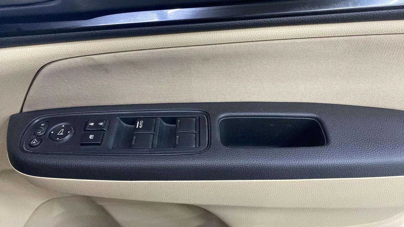 2019 Honda Amaze 1.2L I-VTEC VX, Petrol, Manual, 64,432 km, Driver Side Door Panels Control