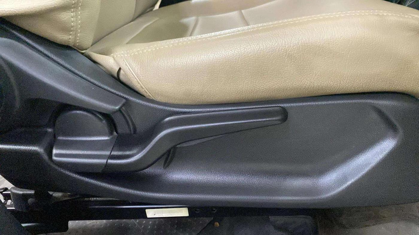 2019 Honda Amaze 1.2L I-VTEC VX, Petrol, Manual, 64,432 km, Driver Side Adjustment Panel