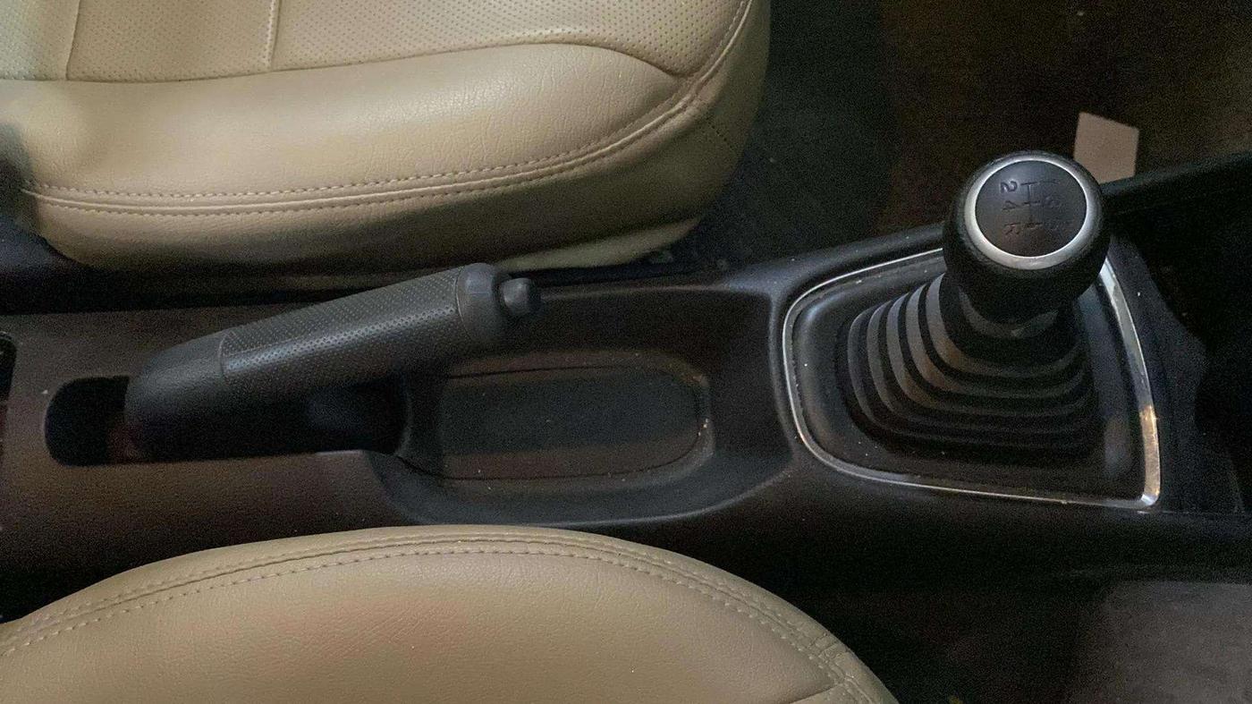 2019 Honda Amaze 1.2L I-VTEC VX, Petrol, Manual, 64,432 km, Gear Lever