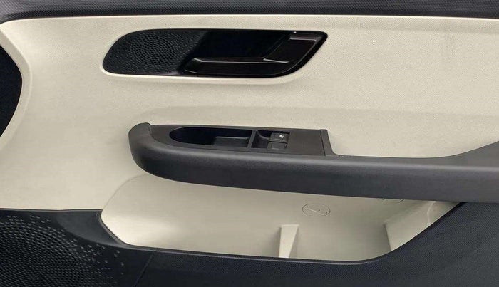 2021 Tata ALTROZ XE PETROL, Petrol, Manual, 14,557 km, Driver Side Door Panels Control