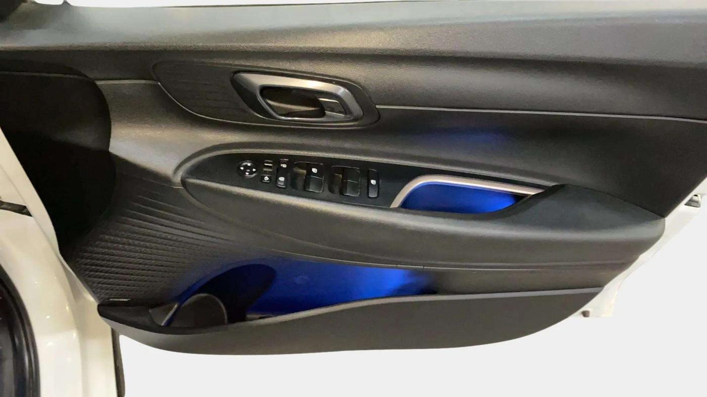 2022 Hyundai NEW I20 ASTA (O) 1.2 MT, Petrol, Manual, 6,072 km, Driver Side Door Panels Control