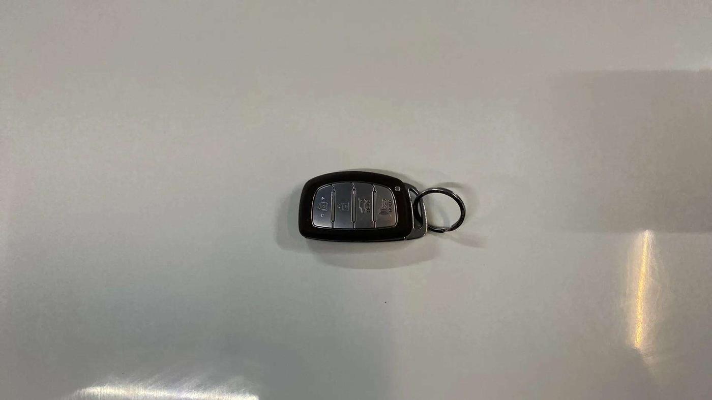 2022 Hyundai NEW I20 ASTA (O) 1.2 MT, Petrol, Manual, 6,072 km, Key Close Up