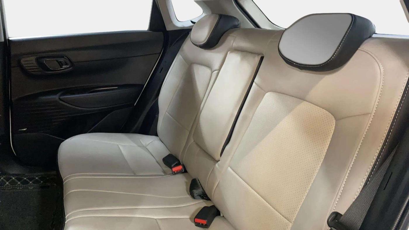 2022 Hyundai NEW I20 ASTA (O) 1.2 MT, Petrol, Manual, 6,072 km, Right Side Rear Door Cabin
