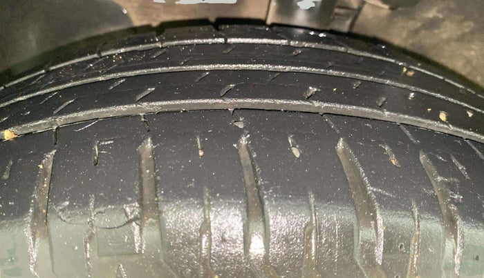 2021 Hyundai Verna SX 1.5 VTVT, Petrol, Manual, 33,283 km, Left Front Tyre Tread
