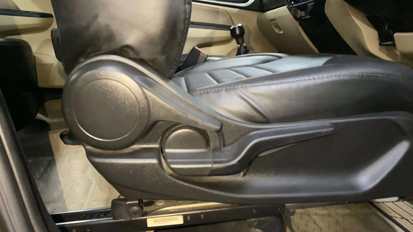 2022 Honda Amaze 1.5L I-DTEC S, Diesel, Manual, 36,826 km, Driver Side Adjustment Panel