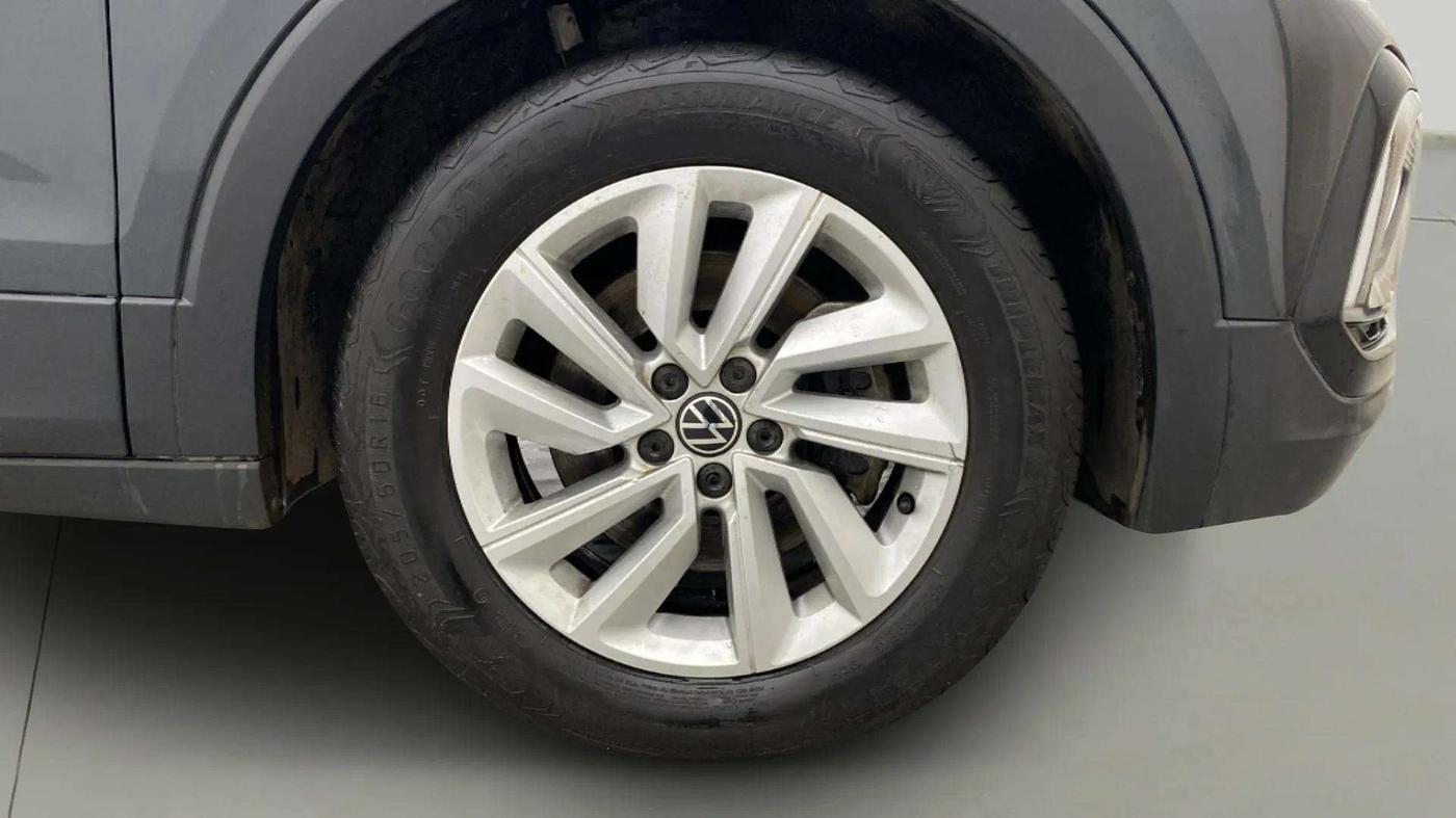 2021 Volkswagen TAIGUN GT 1.5 TSI MT, Petrol, Manual, 22,672 km, Right Front Wheel