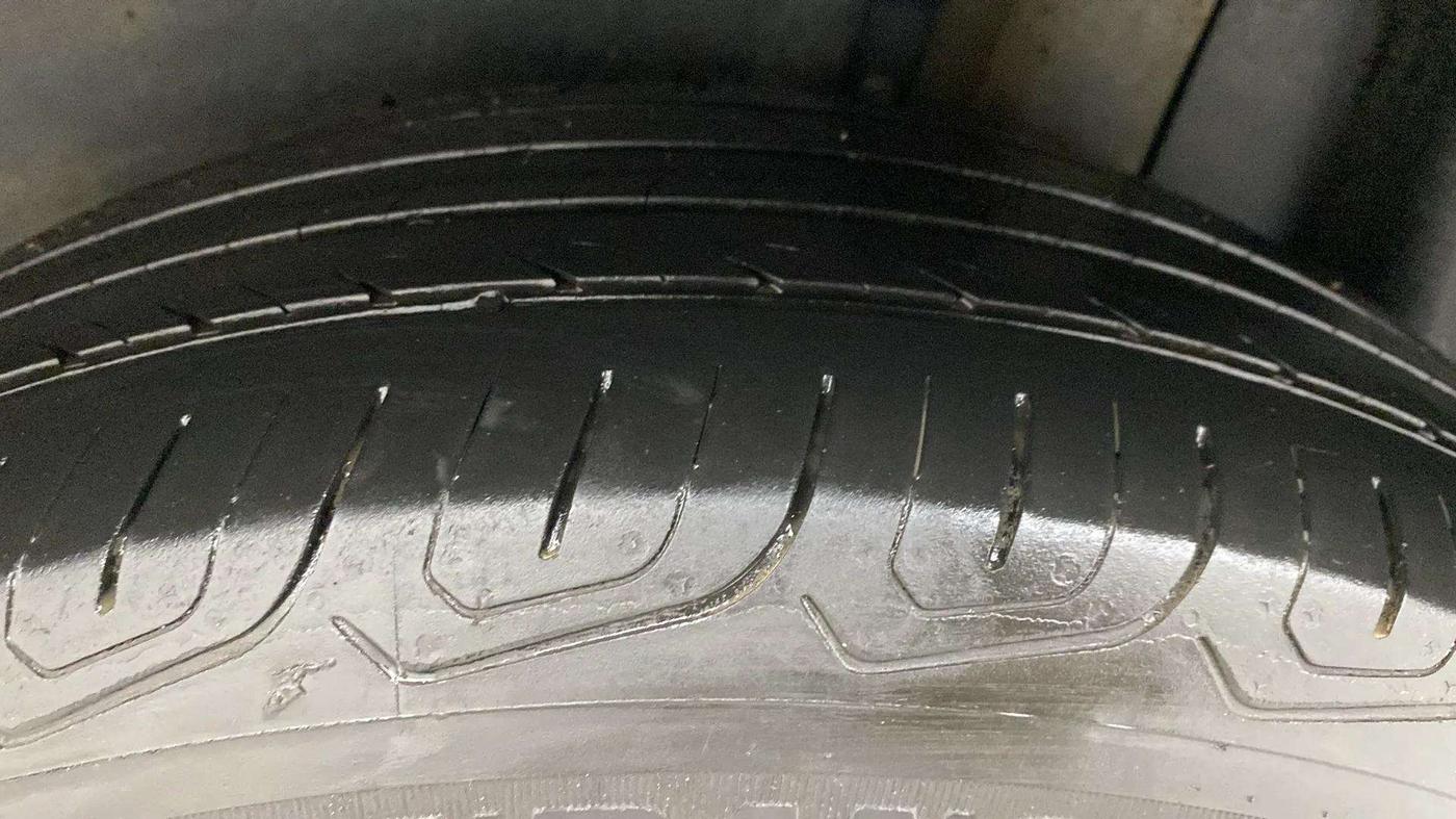 2021 Volkswagen TAIGUN GT 1.5 TSI MT, Petrol, Manual, 22,672 km, Left Rear Tyre Tread