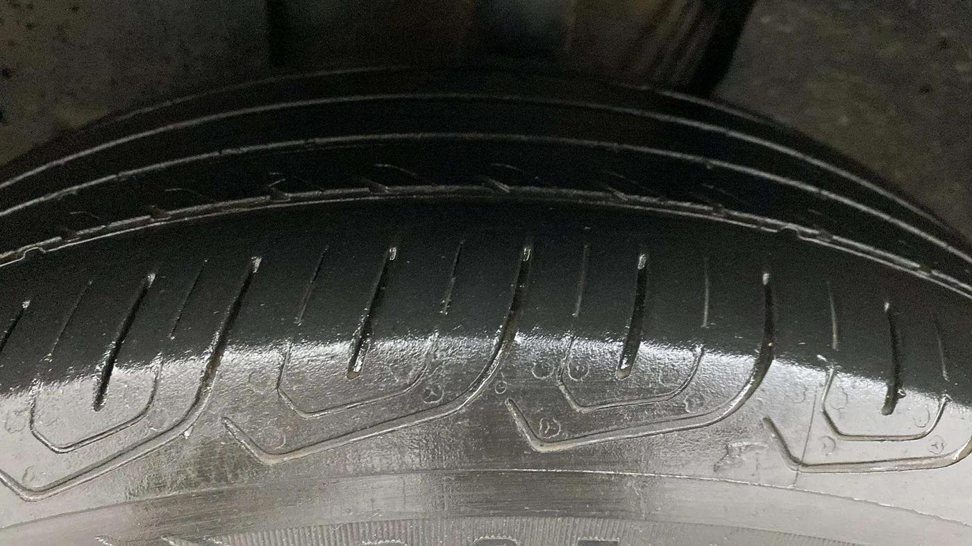 2021 Volkswagen TAIGUN GT 1.5 TSI MT, Petrol, Manual, 22,672 km, Left Front Tyre Tread