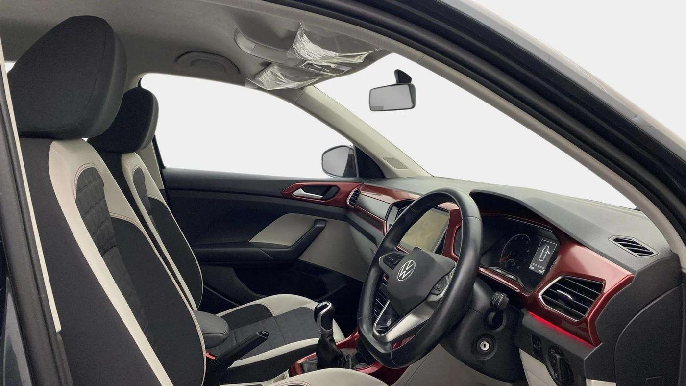 2021 Volkswagen TAIGUN GT 1.5 TSI MT, Petrol, Manual, 22,672 km, Right Side Front Door Cabin