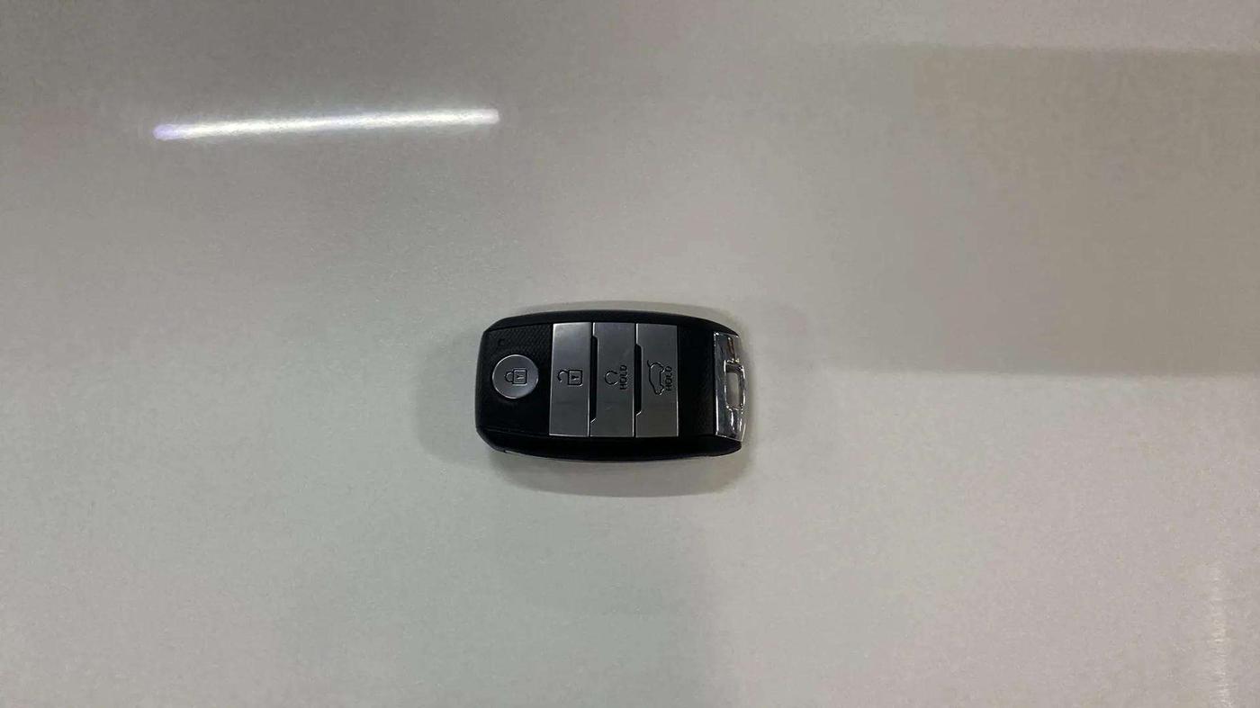 2023 KIA SELTOS HTX 1.5 DIESEL IMT, Diesel, Manual, 18,068 km, Key Close Up