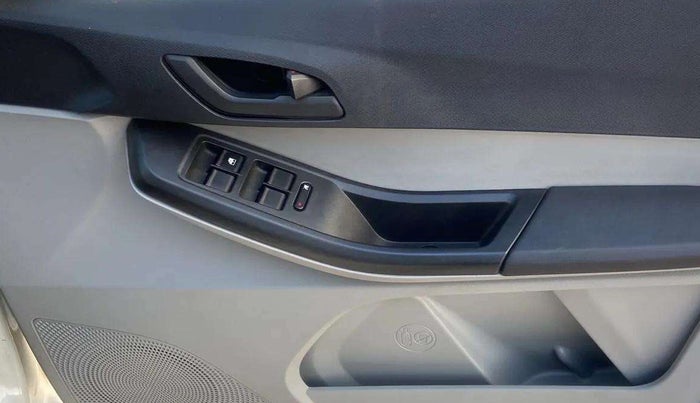 2021 Tata Tiago XT PETROL, Petrol, Manual, 54,425 km, Driver Side Door Panels Control