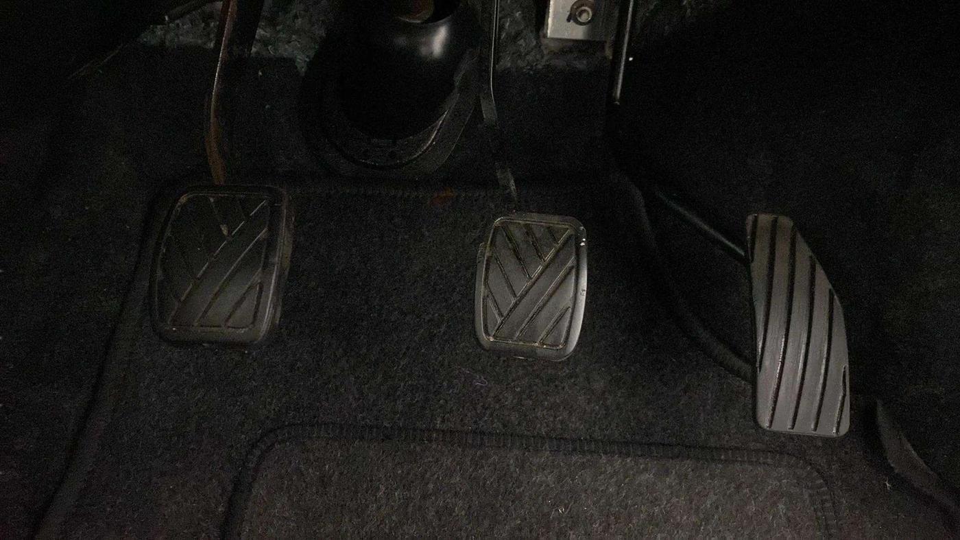 2014 Maruti Wagon R 1.0 VXI, Petrol, Manual, 36,113 km, Pedals
