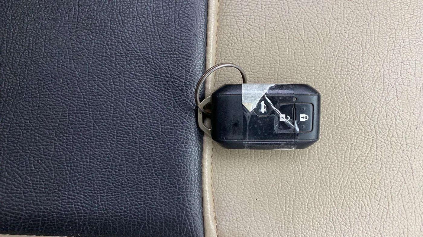 2018 Maruti Dzire ZXI AMT, Petrol, Automatic, 64,763 km, Key Close Up
