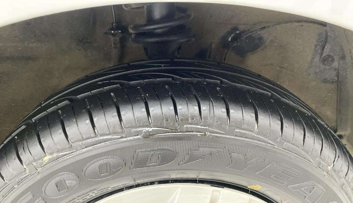 2019 Maruti Alto LXI, Petrol, Manual, 24,706 km, Right Front Tyre Tread