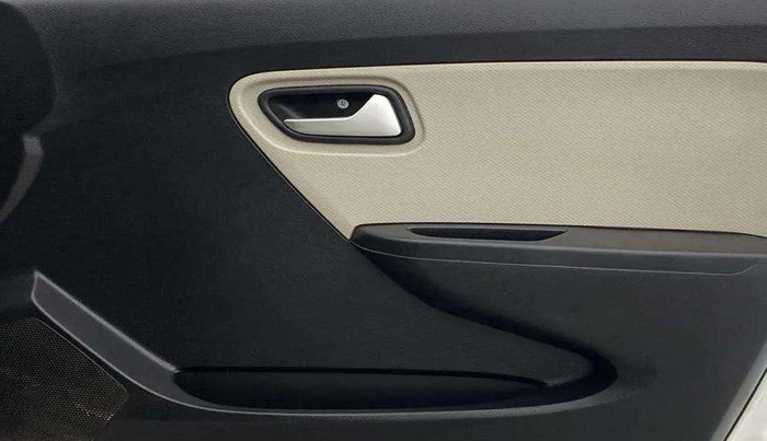 2019 Maruti Alto LXI, Petrol, Manual, 24,706 km, Driver Side Door Panels Control