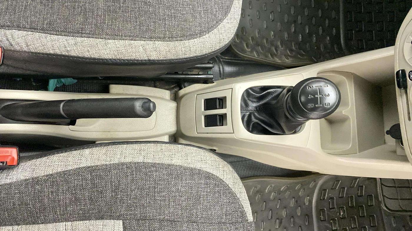 2019 Maruti Alto LXI, Petrol, Manual, 24,706 km, Gear Lever