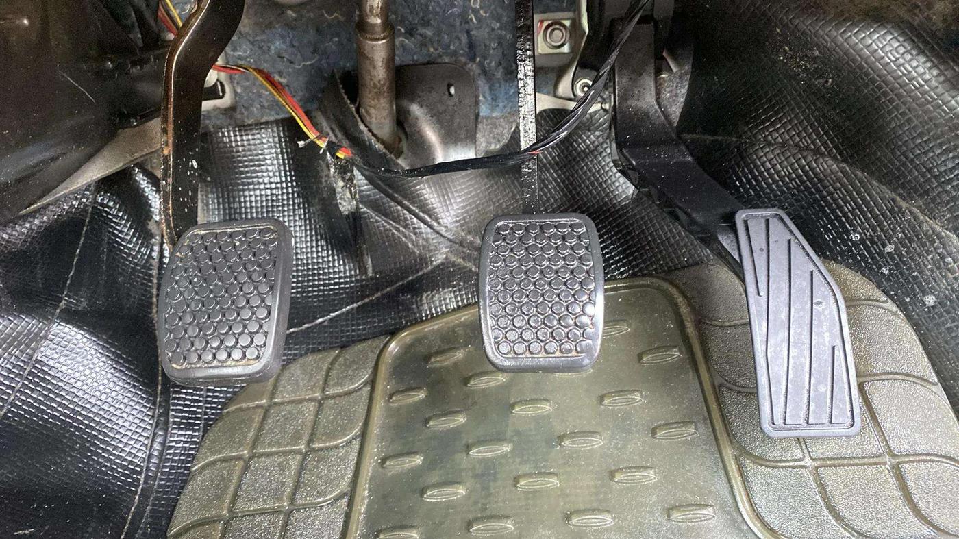 2019 Maruti Alto LXI, Petrol, Manual, 24,706 km, Pedals