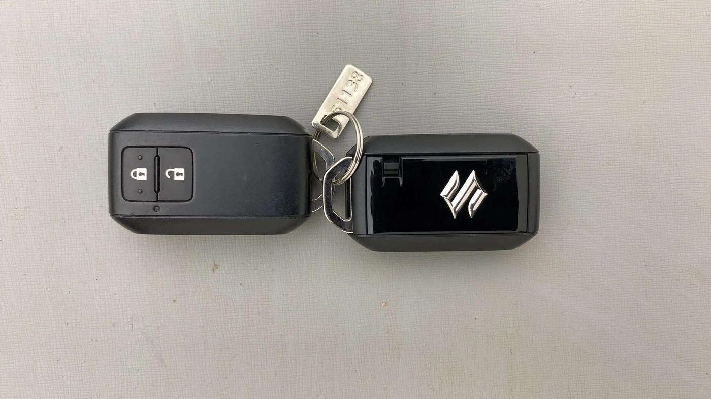 2024 Maruti Grand Vitara DELTA SMART HYBRID, Petrol, Manual, 16,938 km, Key Close Up