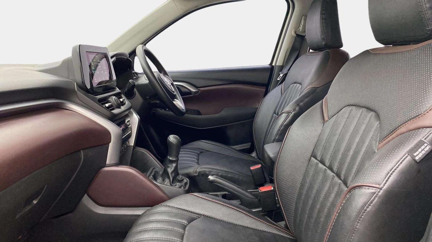 2024 Maruti Grand Vitara DELTA SMART HYBRID, Petrol, Manual, 16,938 km, Right Side Front Door Cabin