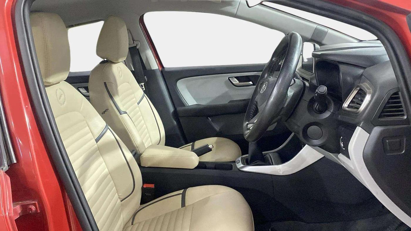 2020 Tata ALTROZ XZ PETROL, Petrol, Manual, 61,948 km, Right Side Front Door Cabin