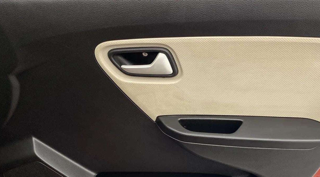 2020 Maruti Alto VXI PLUS, Petrol, Manual, 36,571 km, Driver Side Door Panels Control