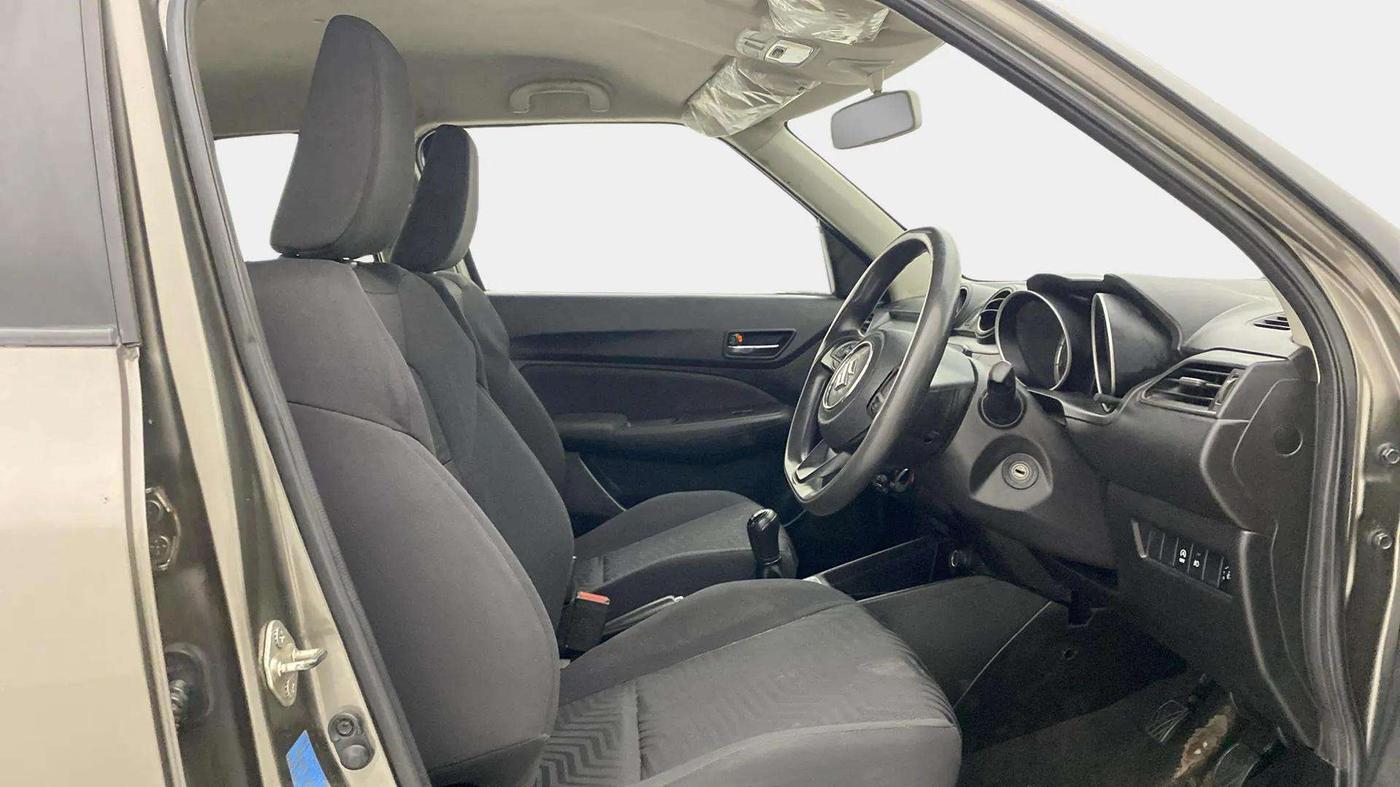 2021 Maruti Swift VXI, Petrol, Manual, 50,511 km, Right Side Front Door Cabin