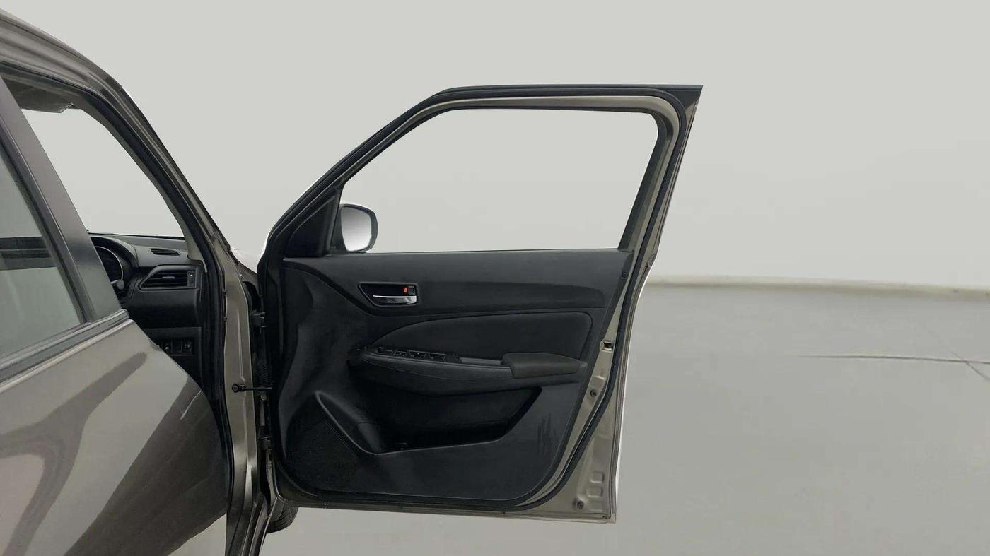 2021 Maruti Swift VXI, Petrol, Manual, 50,511 km, RHS Front Door