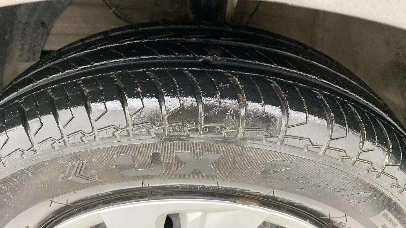 2021 Maruti Swift VXI, Petrol, Manual, 50,511 km, Left Front Tyre Tread