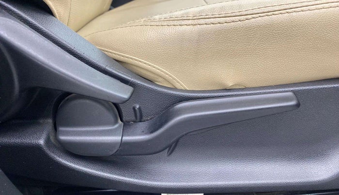 2021 Honda City 1.5L I-VTEC V MT 5TH GEN, Petrol, Manual, 36,820 km, Driver Side Adjustment Panel