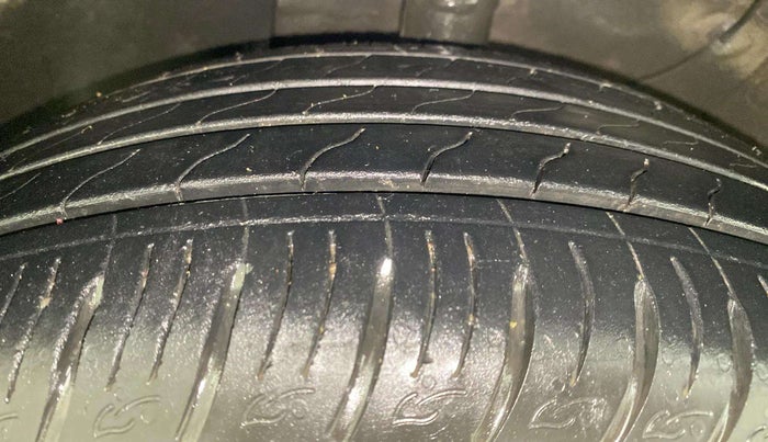 2021 KIA SONET HTK PLUS 1.0 DCT, Petrol, Automatic, 27,037 km, Left Front Tyre Tread