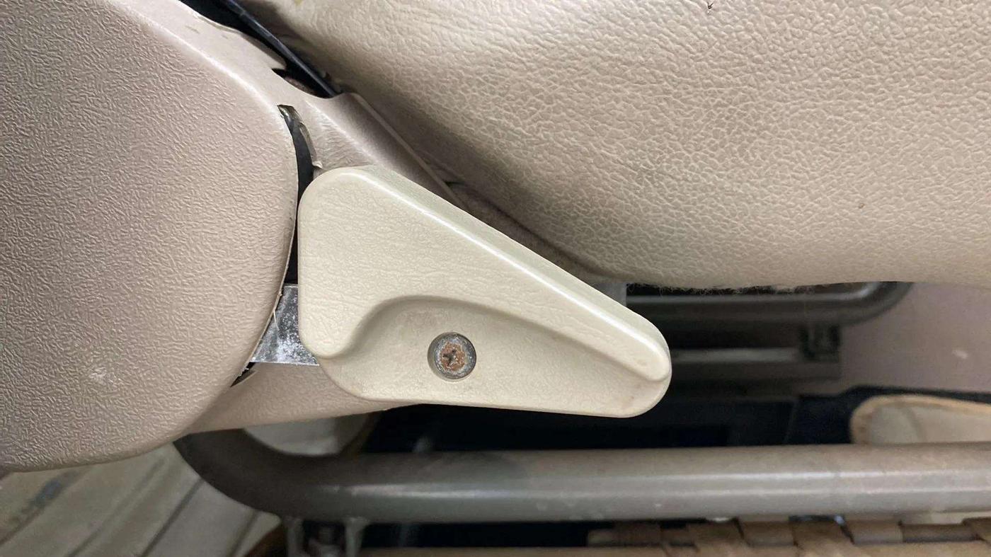 2022 Mahindra Bolero B6 (O), Diesel, Manual, 40,926 km, Driver Side Adjustment Panel
