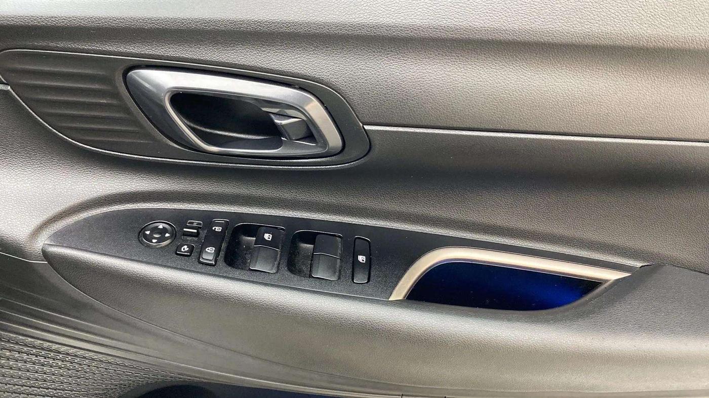 2022 Hyundai NEW I20 ASTA (O) 1.5 CRDI MT, Diesel, Manual, 27,959 km, Driver Side Door Panels Control