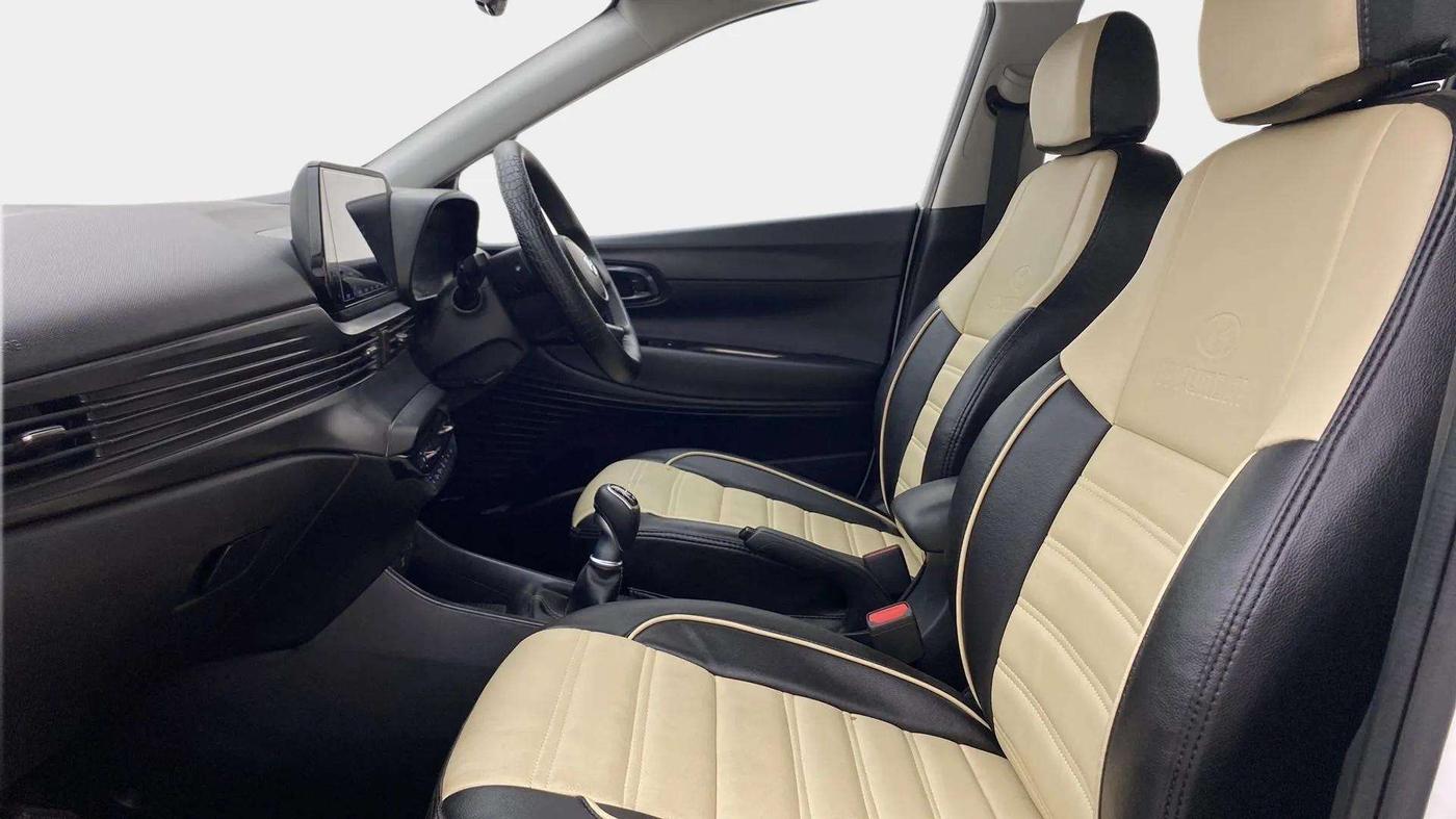 2022 Hyundai NEW I20 ASTA (O) 1.5 CRDI MT, Diesel, Manual, 27,959 km, Right Side Front Door Cabin