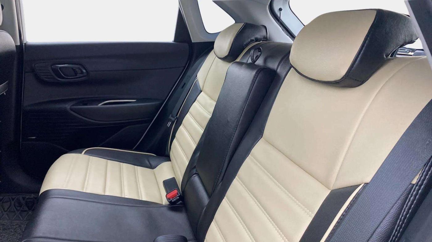 2022 Hyundai NEW I20 ASTA (O) 1.5 CRDI MT, Diesel, Manual, 27,959 km, Right Side Rear Door Cabin