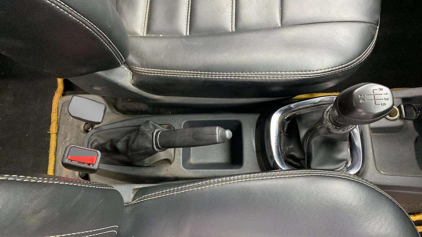 2016 Renault Kwid RXT 0.8, Petrol, Manual, 80,498 km, Gear Lever