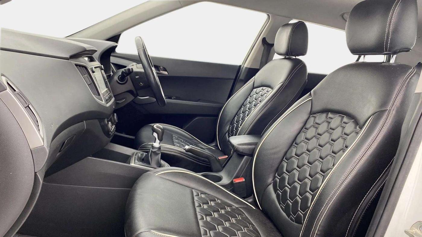 2017 Hyundai Creta SX PLUS 1.6 PETROL DUAL TONE, Petrol, Manual, 97,779 km, Right Side Front Door Cabin