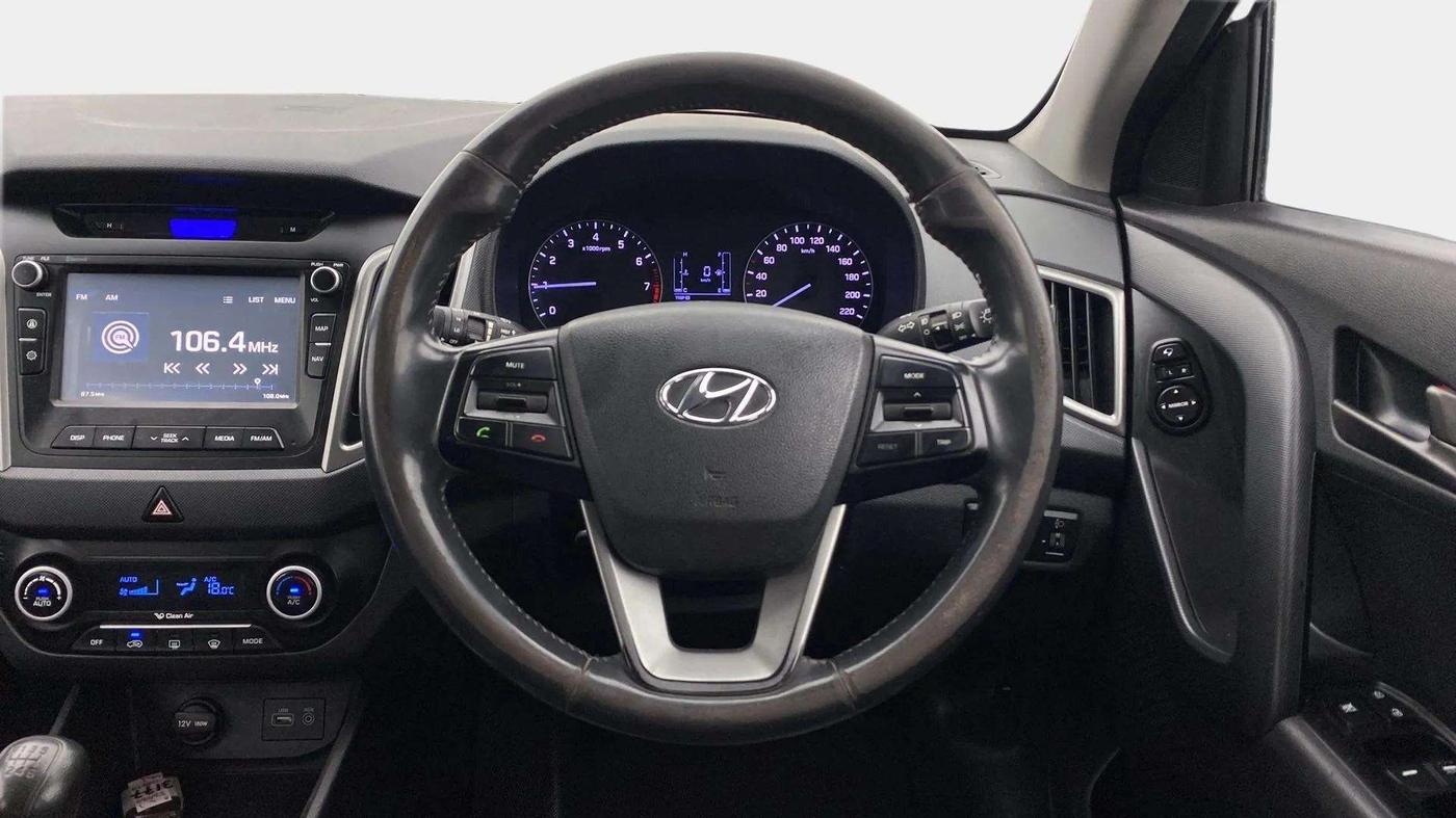 2017 Hyundai Creta SX PLUS 1.6 PETROL DUAL TONE, Petrol, Manual, 97,779 km, Steering Wheel Close Up