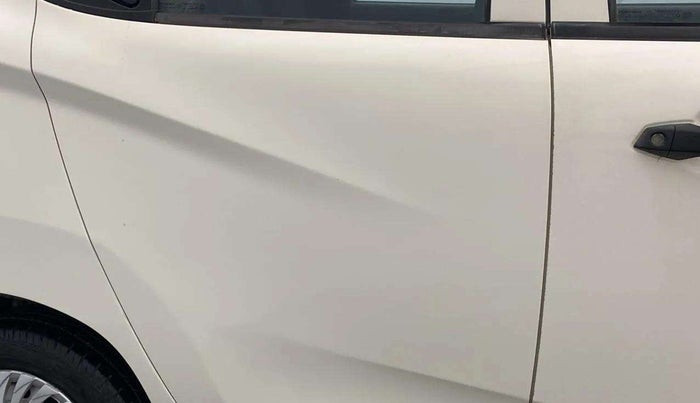 2018 Mahindra Kuv100 K2 TRIP CNG, CNG, Manual, 62,110 km, Right rear door - Slightly rusted