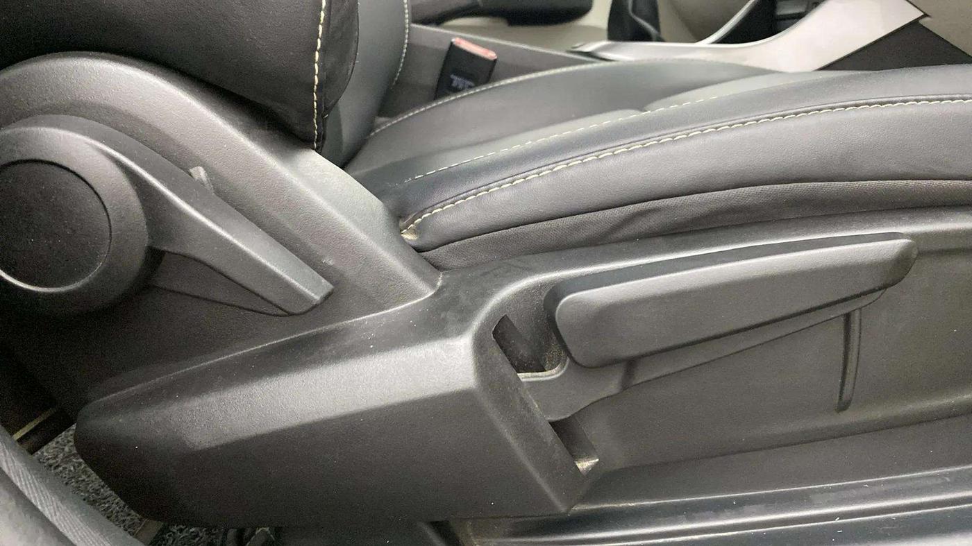 2022 Tata ALTROZ XZ PLUS DIESEL, Diesel, Manual, 58,610 km, Driver Side Adjustment Panel