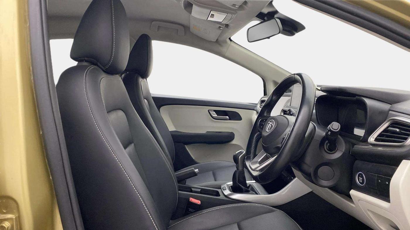 2022 Tata ALTROZ XZ PLUS DIESEL, Diesel, Manual, 58,610 km, Right Side Front Door Cabin