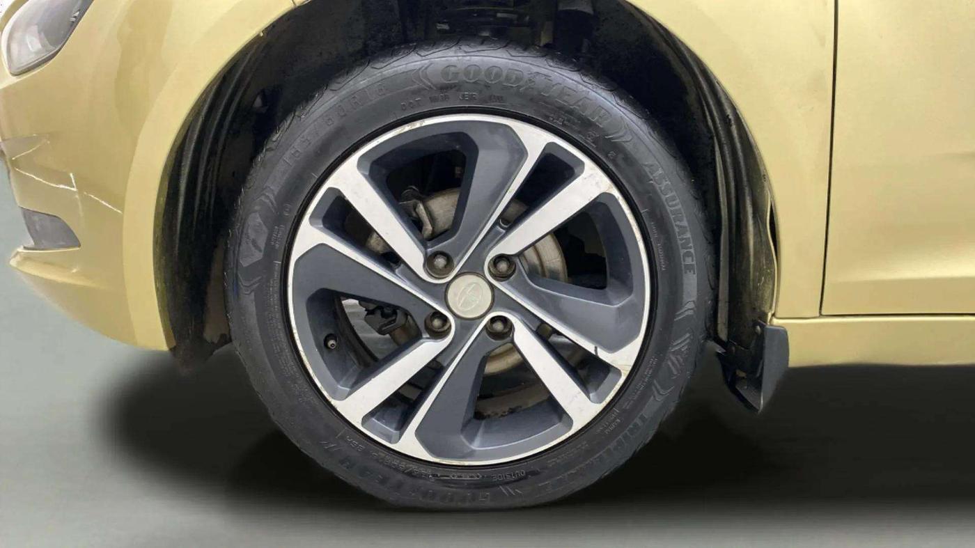 2022 Tata ALTROZ XZ PLUS DIESEL, Diesel, Manual, 58,610 km, Left Front Wheel