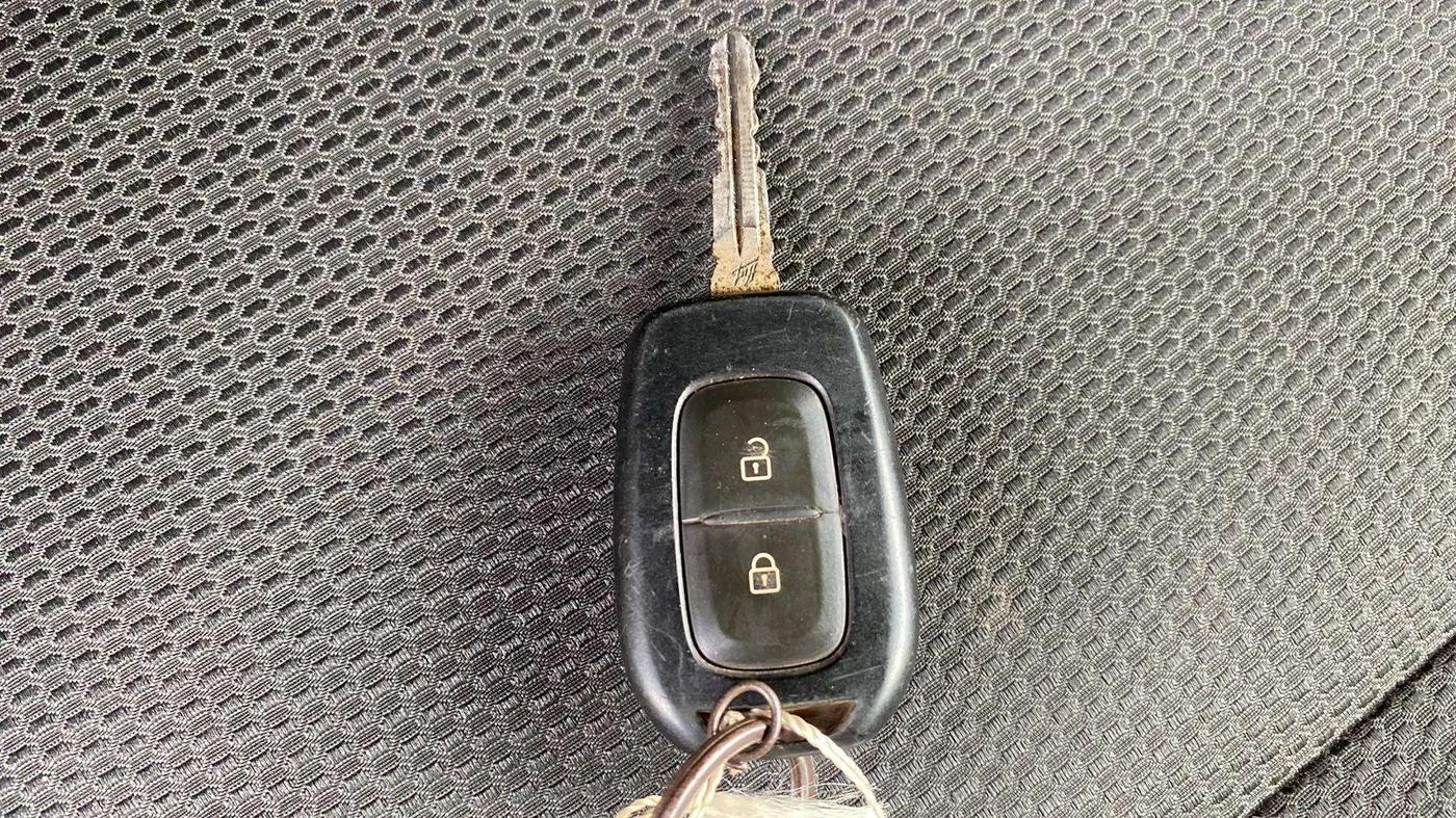 2022 Renault TRIBER RXT, Petrol, Manual, 25,317 km, Key Close Up