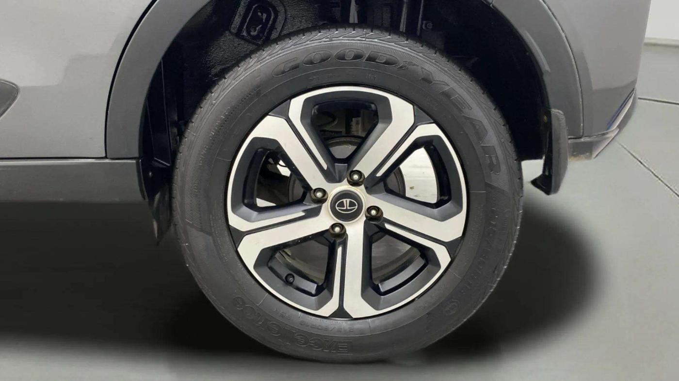 2021 Tata NEXON XZA PLUS PETROL, Petrol, Automatic, 34,100 km, Left Rear Wheel