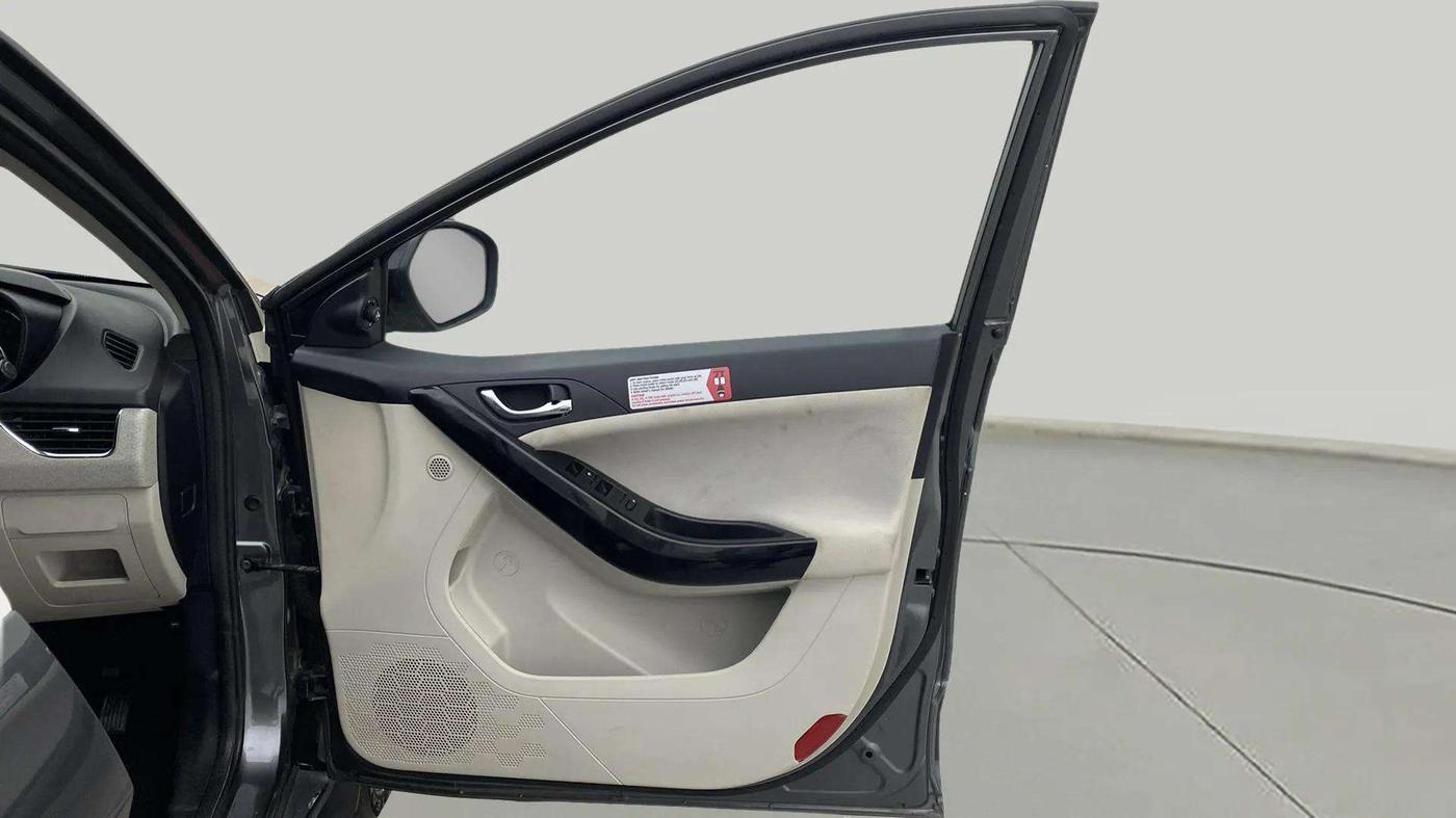 2021 Tata NEXON XZA PLUS PETROL, Petrol, Automatic, 34,100 km, RHS Front Door