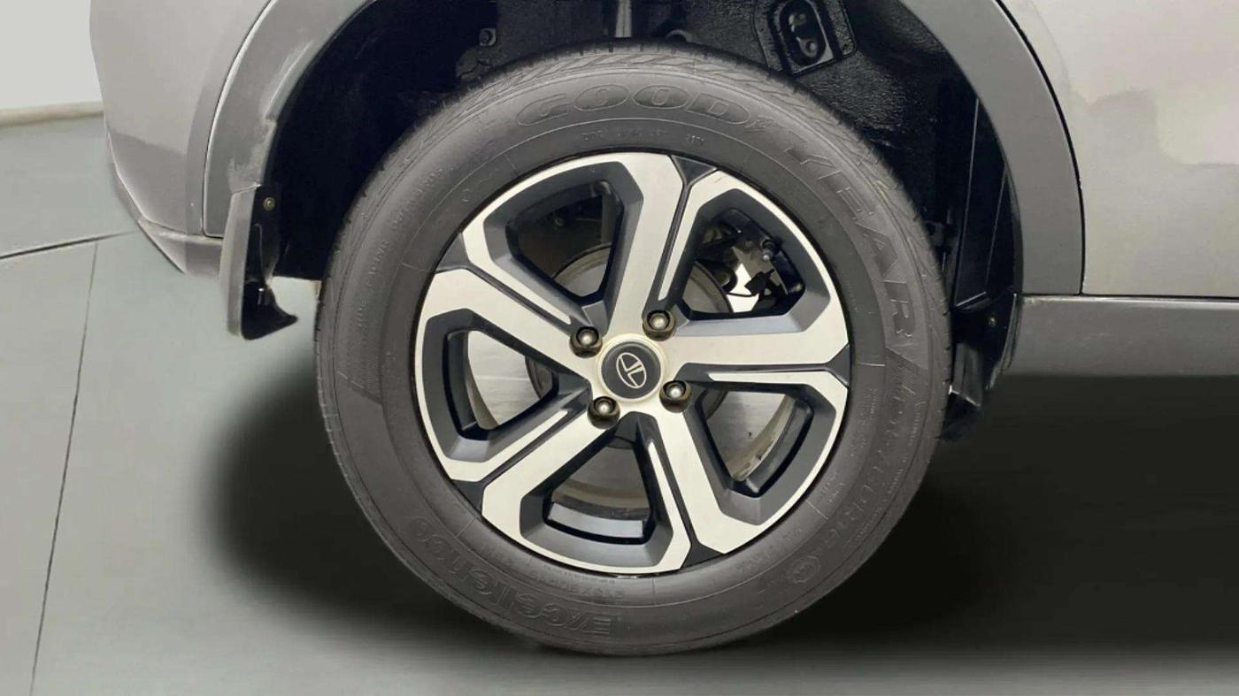 2021 Tata NEXON XZA PLUS PETROL, Petrol, Automatic, 34,100 km, Right Rear Wheel