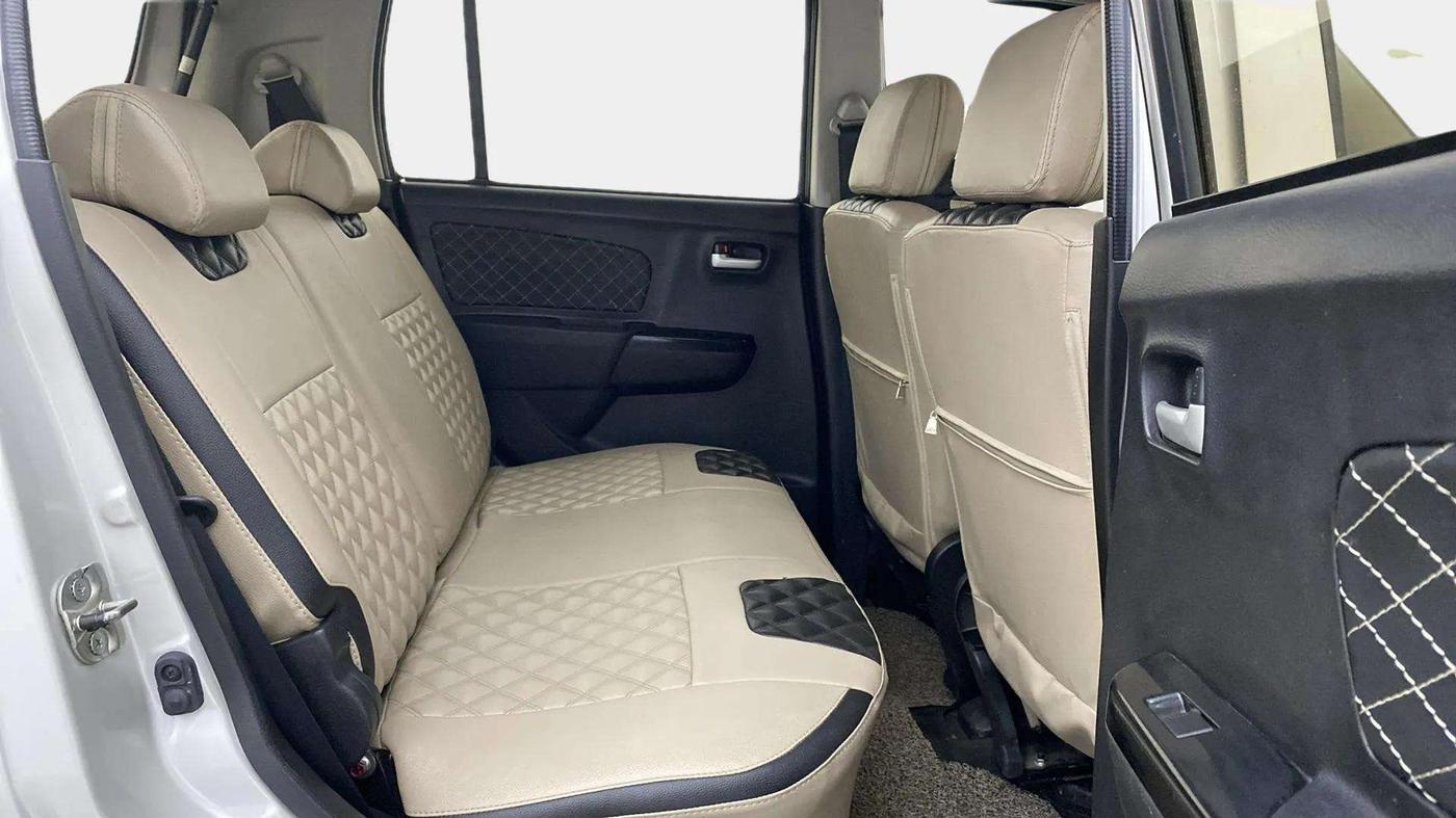 2017 Maruti Wagon R 1.0 VXI, Petrol, Manual, 66,715 km, Right Side Rear Door Cabin